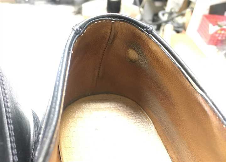 紳士靴のカカト破れ修理もキレイに修理します、1