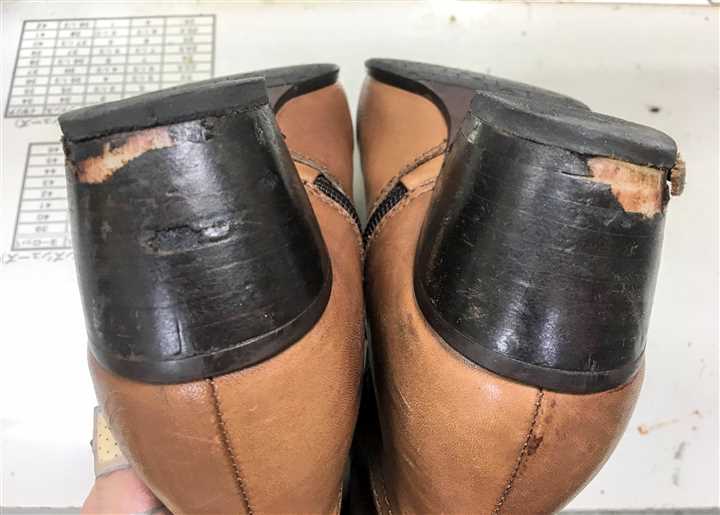ブーツのヒール革の巻きかえ修理、2